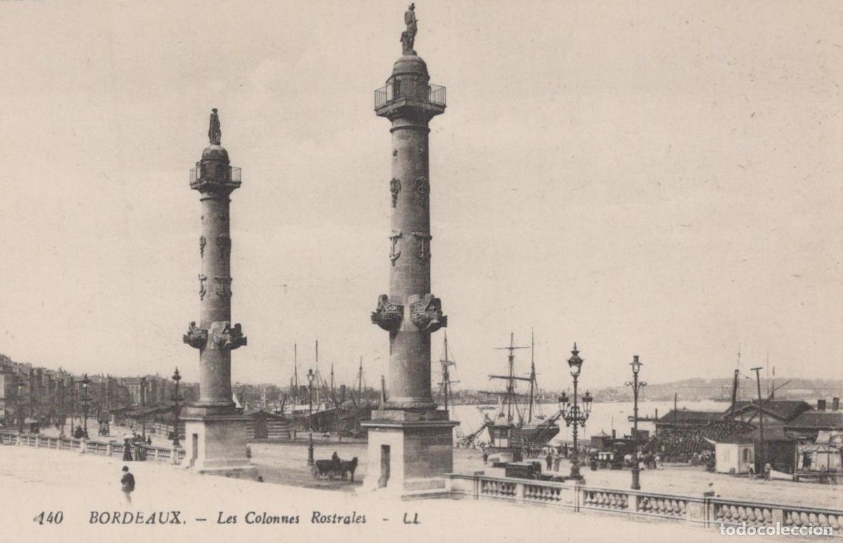 Postkarten: France Bordeaux Les Colonnes Rostrales Port Navires *YAB459
