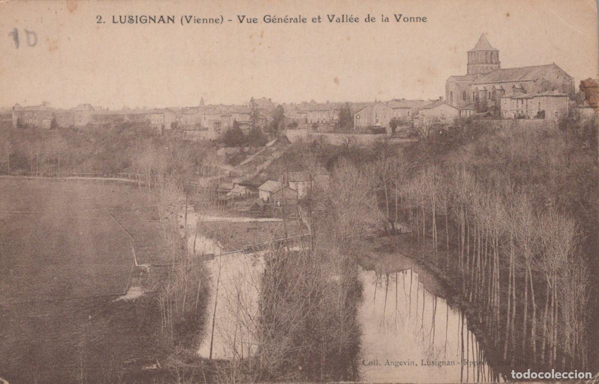 Postkarten: France Lusignan Vue G&eacute;n&eacute;rale Vall&eacute;e de la Vonnes &Eacute;glise Oblit&eacute;r&eacute; *YAB548