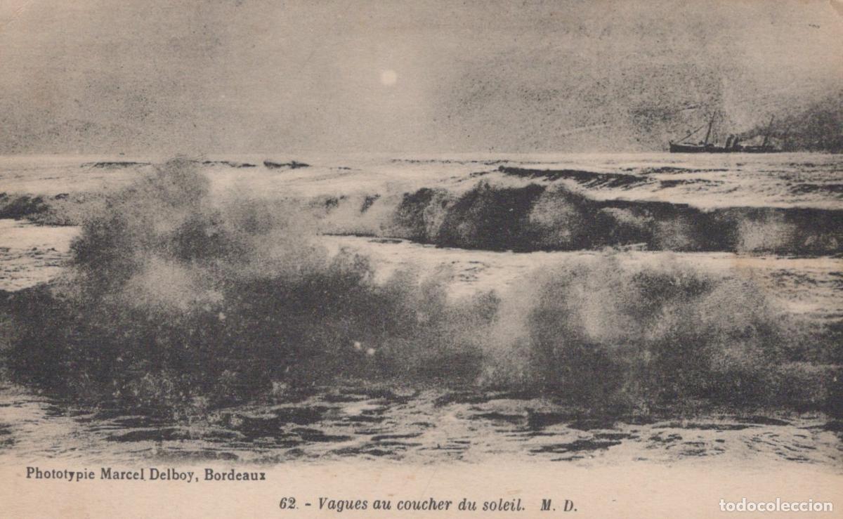 Postcards: France Bordeaux Vagues de L Oc&eacute;an au Coucher du Soleil Navire Unposted *YAB475
