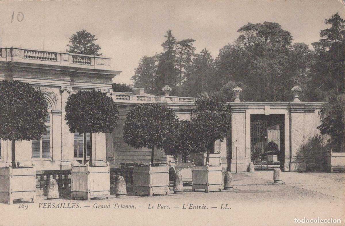 Postcards: France Versailles Grand Trianon Entr&eacute;e Parc Architecture Unposted *YAB719