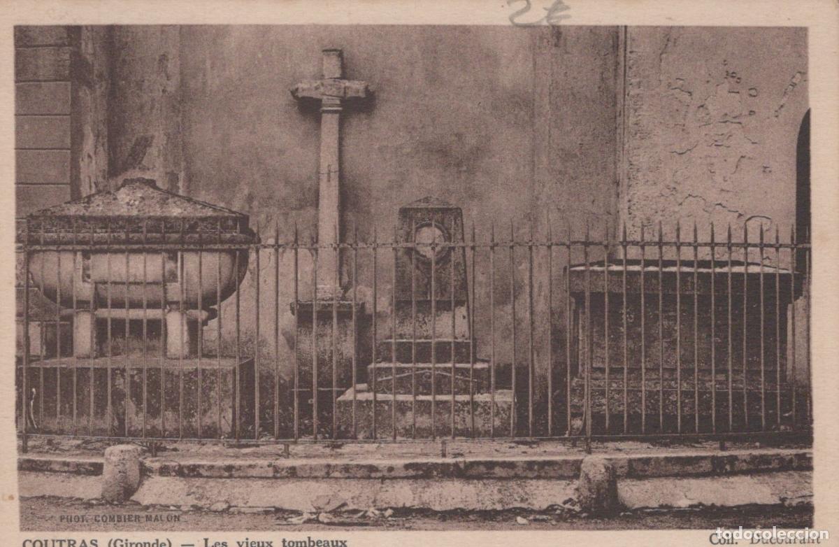 Postkarten: France Coutras Cimeti&egrave;re Vieilles Tombes Crois&eacute;es 1941 *YAB683