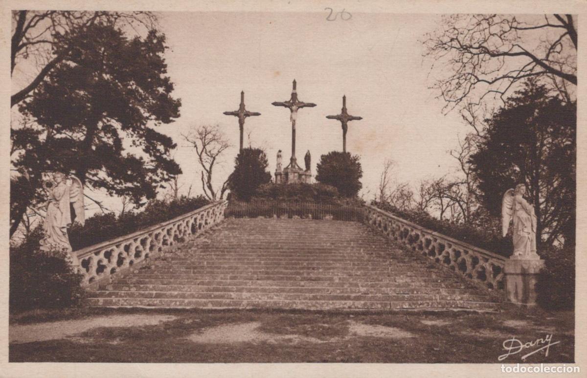 Postcards: France Verdelais Le Haut du Calvaire Architecture Religieuse Unposted *YAB748
