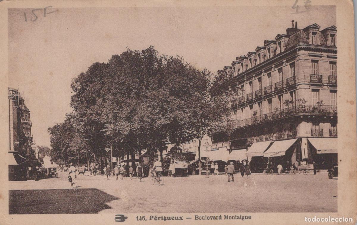 Postcards: France P&eacute;rigueux Boulevard Montaigne Sc&egrave;ne de Rue Anim&eacute;e B&acirc;timents *YAB830