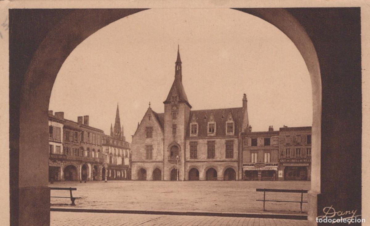 Postales: France Libourne L H&ocirc;tel de Ville Vu des Arceaux Unposted *YAB947