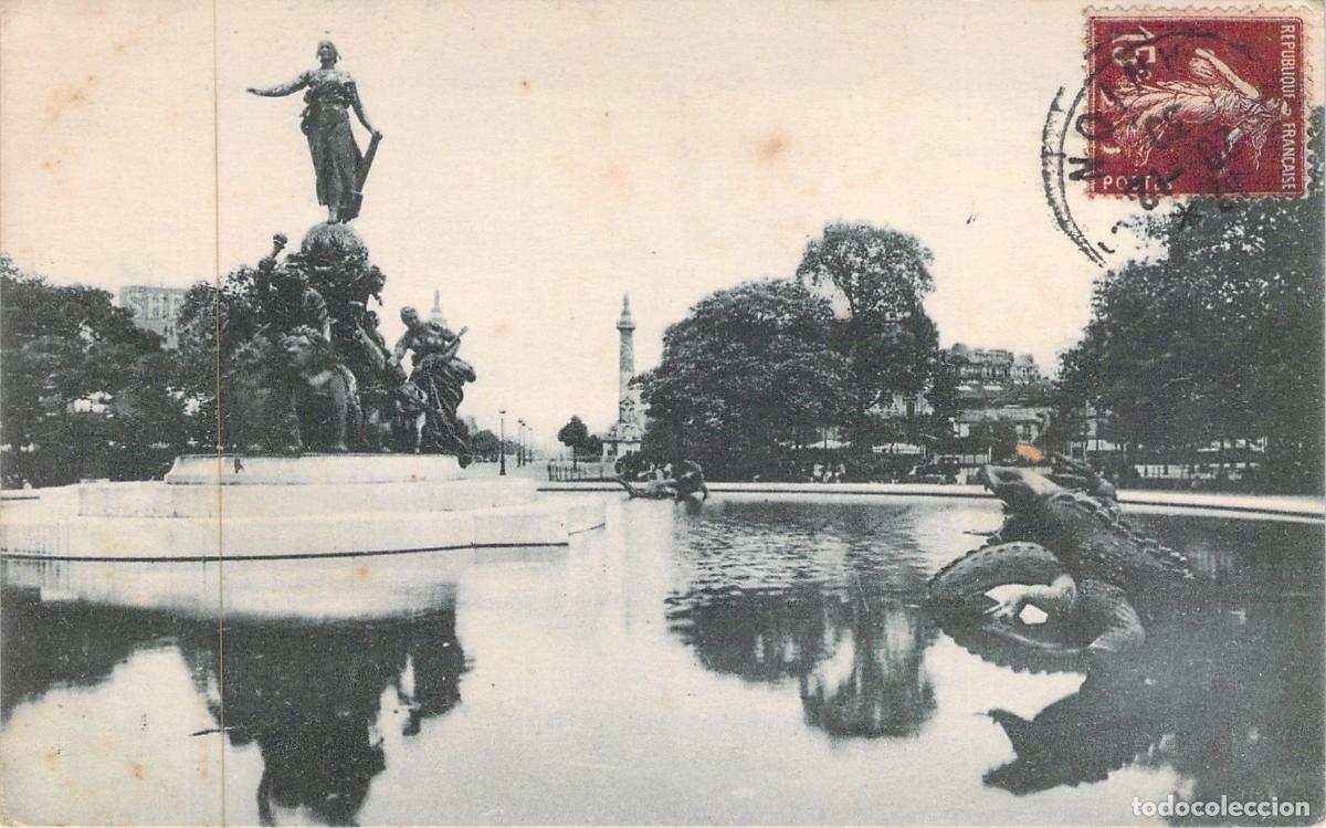 Cartes Postales: Postal de la Fuente en Place de la Nation en Par&iacute;s