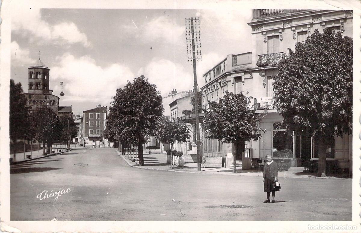 Cartes Postales: Postal de la Avenue de la Gare en Issoire