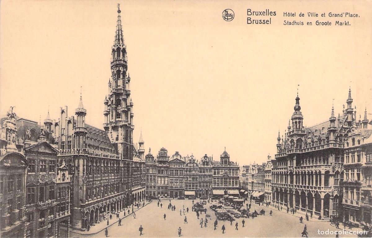 Postcards: Postal de la Grand Place y Ayuntamiento en Bruselas