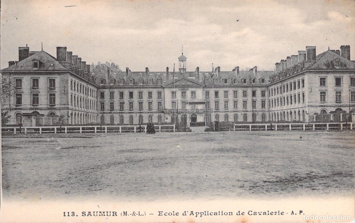 Postales: Postal de la Escuela de Aplicaci&oacute;n de Caballer&iacute;a en Saumur, Francia