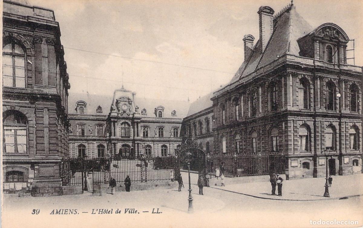 Postales: Postal de L'H&ocirc;tel de Ville en Amiens, Francia