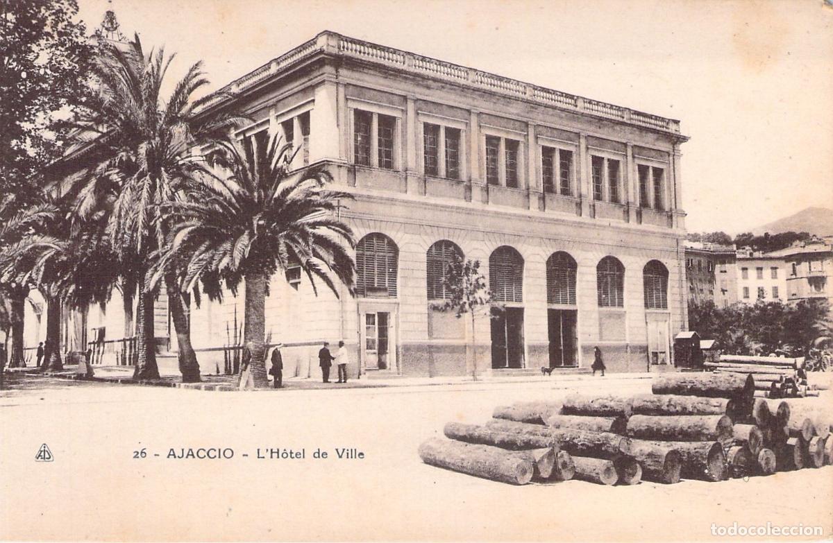 Postales: Postal de Ajaccio: El Ayuntamiento y Plaza con Palmeras