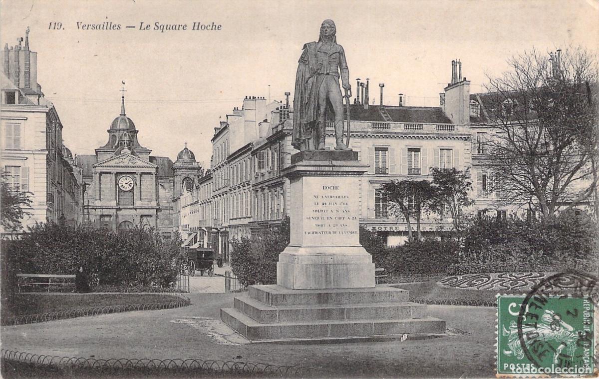 Postales: Postal de la Plaza Hoche en Versalles con Estatua del General