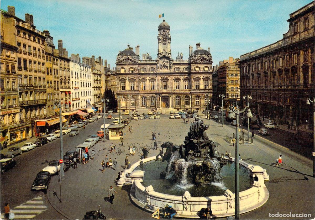 Postales: Postal de la Place des Terreaux y la Fuente Bartholdi en Lyon