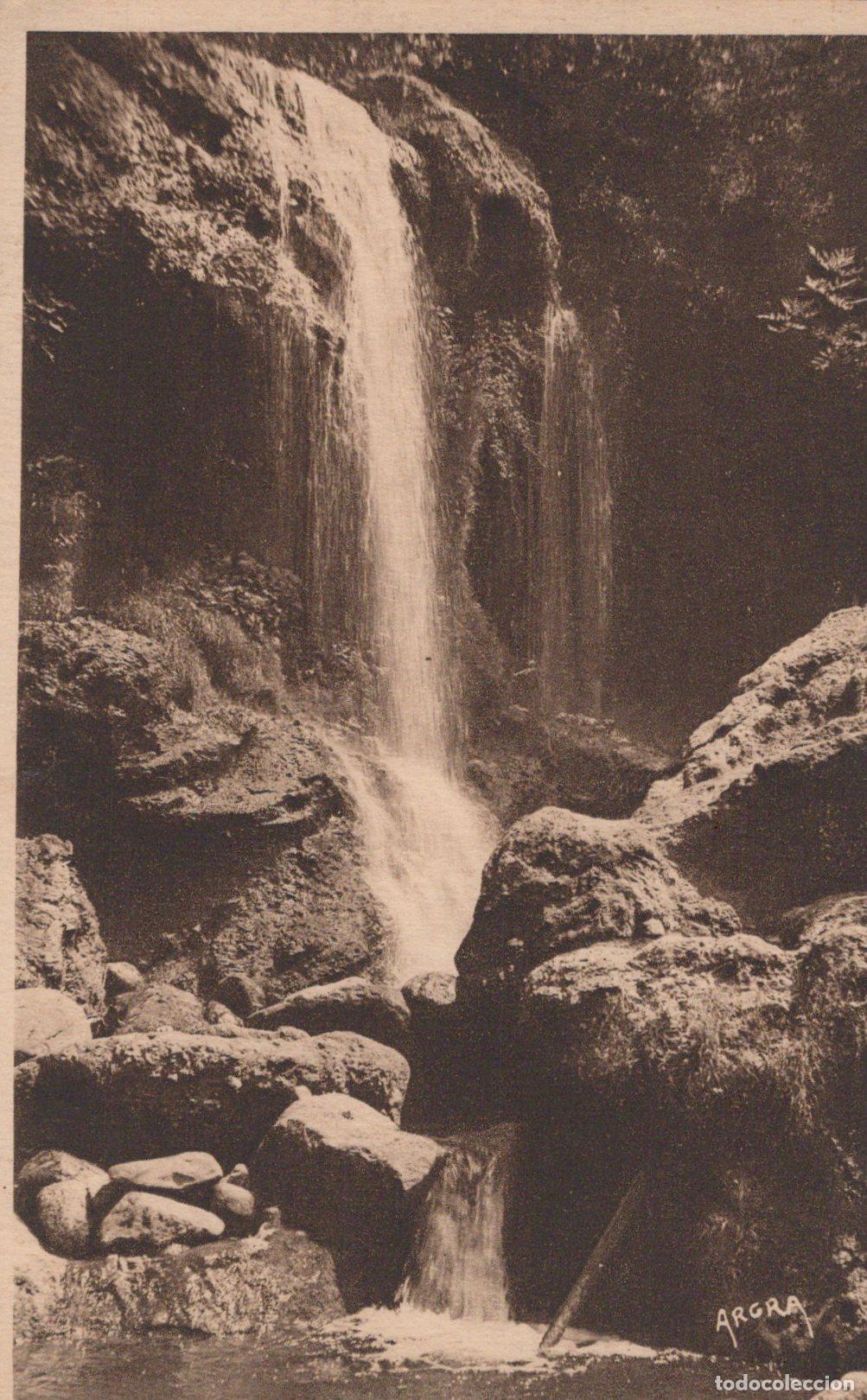 Postales: France VIC sur C&egrave;re VIC sur Cere Cascade de la Rououle Paysage Unposted *YAC170