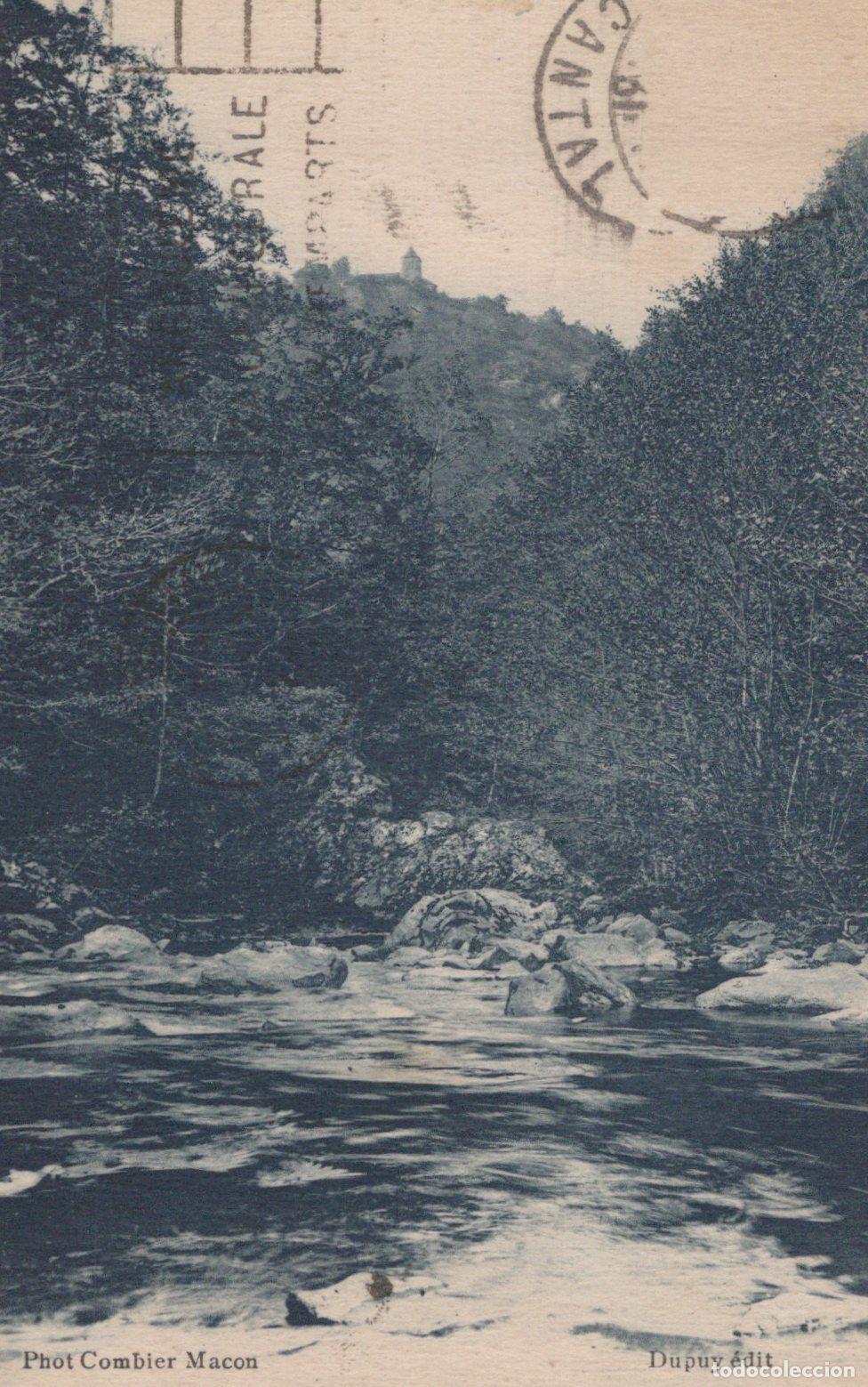 Postales: France Cantal Paysage Fluvial Avec Ch&acirc;teau sur Colline *YAC163