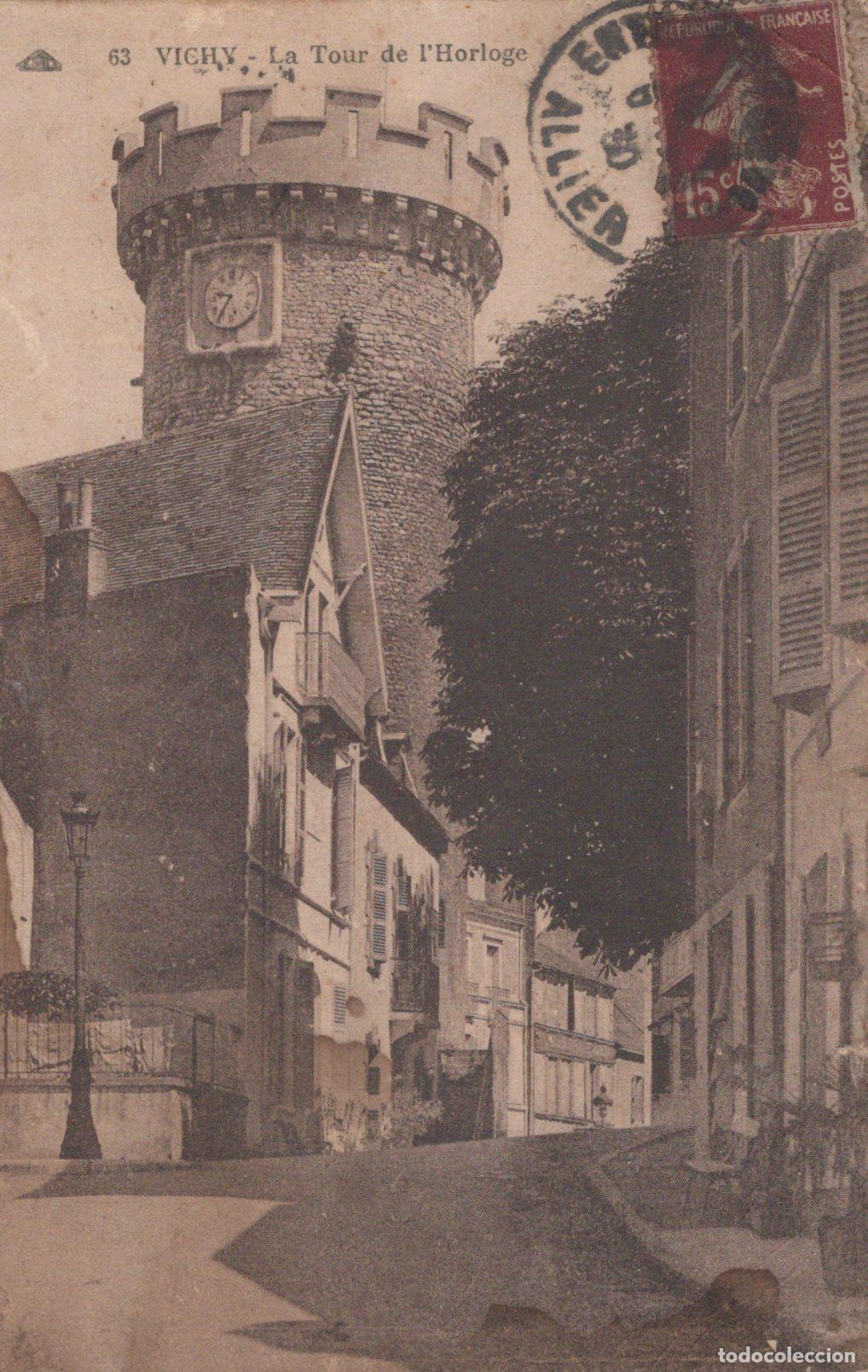 Cartes Postales: France Vichy Tour de L Horloge Rue Ancienne Architecture *YAC375