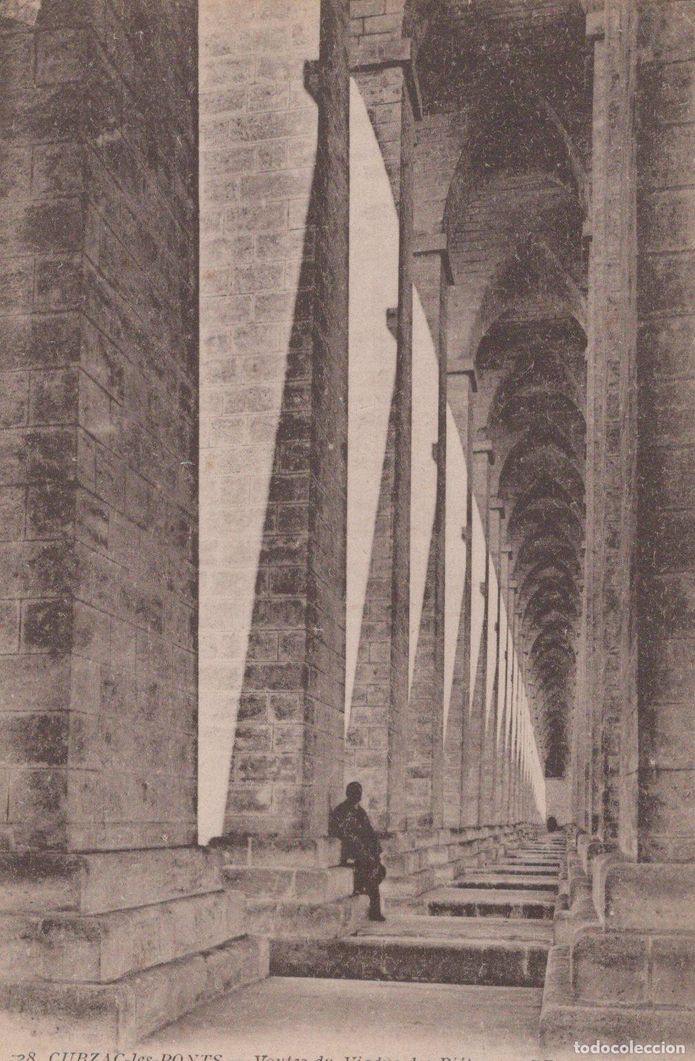 Cartoline: France Cubzac les Ponts Vo&ucirc;tes du Viaduc Figure Humaine *YAC440