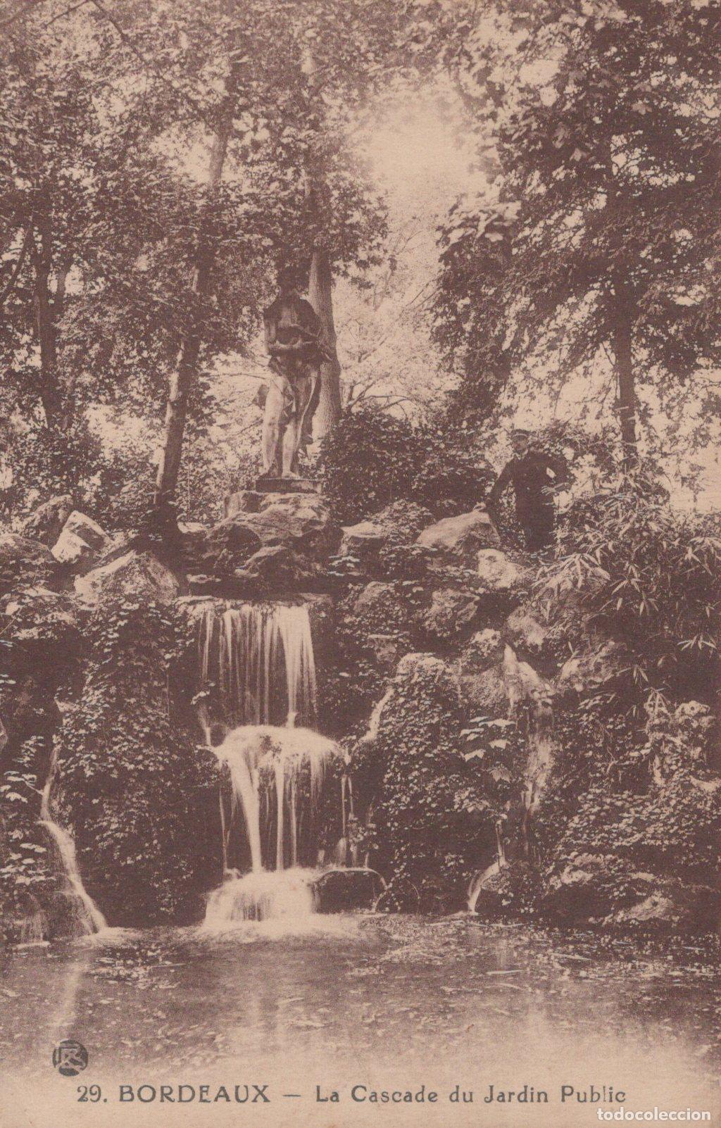Postkarten: France Bordeaux La Cascade du Jardin Public Paysage Avec Statue *YAC388