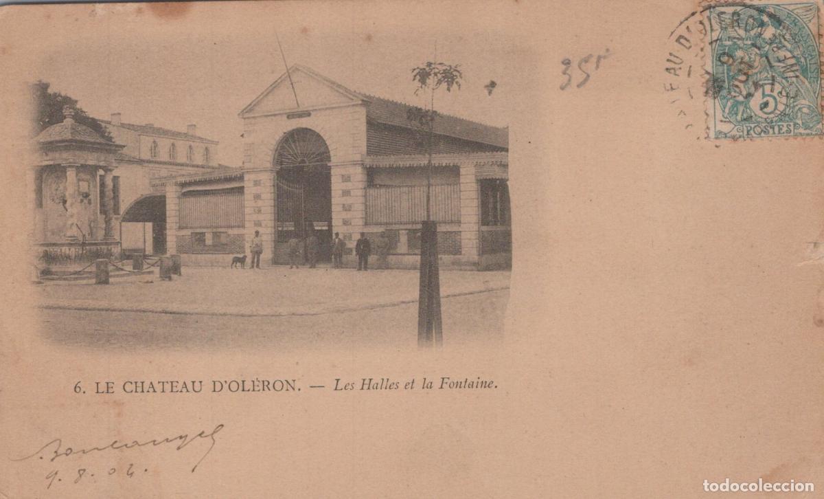 Cartes Postales: France Le Chateau D Ol&eacute;ron Les Halles et Fontaine *YAC587