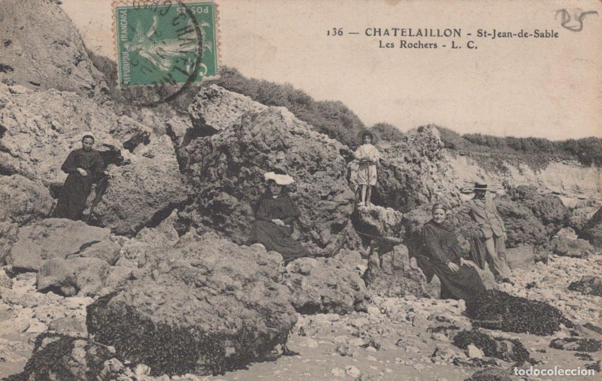 Cartes Postales: France Chatelaillon Sc&egrave;ne C&ocirc;ti&egrave;re Rocheuse Personnes *YAC589