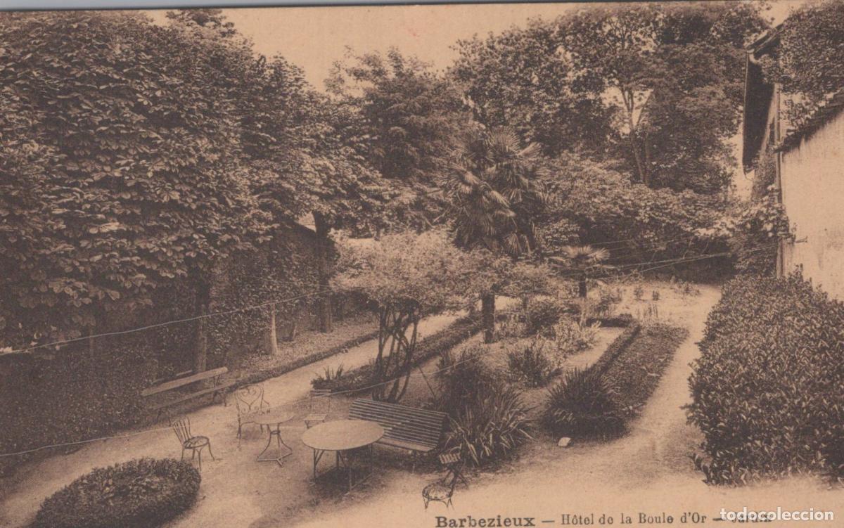 Cartoline: France Barbezieux Jardin H&ocirc;tel de la Boule D or Post&eacute;e *YAC784