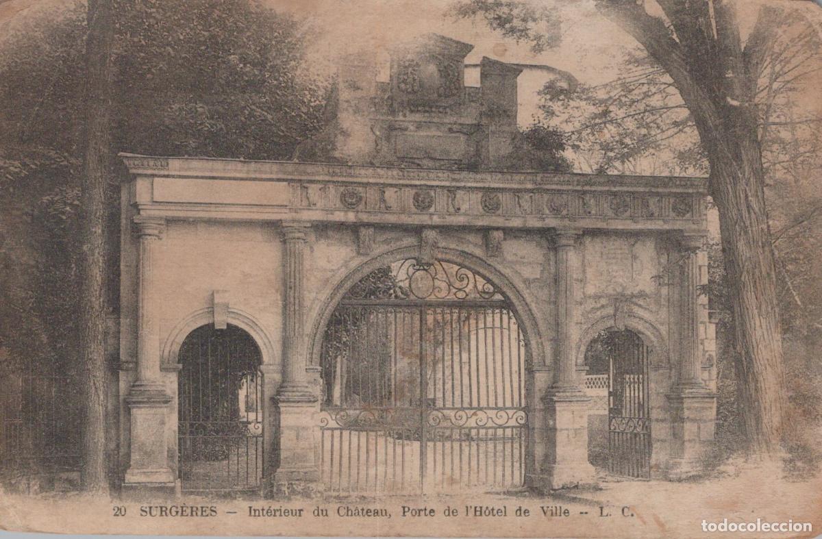 Cartes Postales: France Surgeres Porte Ch&acirc;teau H&ocirc;tel de Ville *YAC867