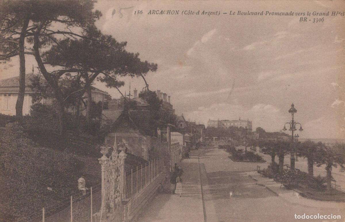 Cartoline: France Arcachon Boulevard Vers Grand H&ocirc;tel Affranchie *YAC741