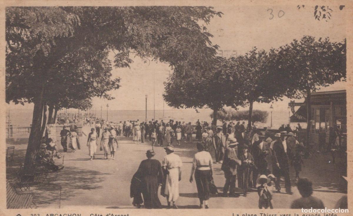 Postkarten: France Arcachon Place Thiers Anim&eacute;e Vers la Jet&eacute;e Foule Bord de Mer *YAC803