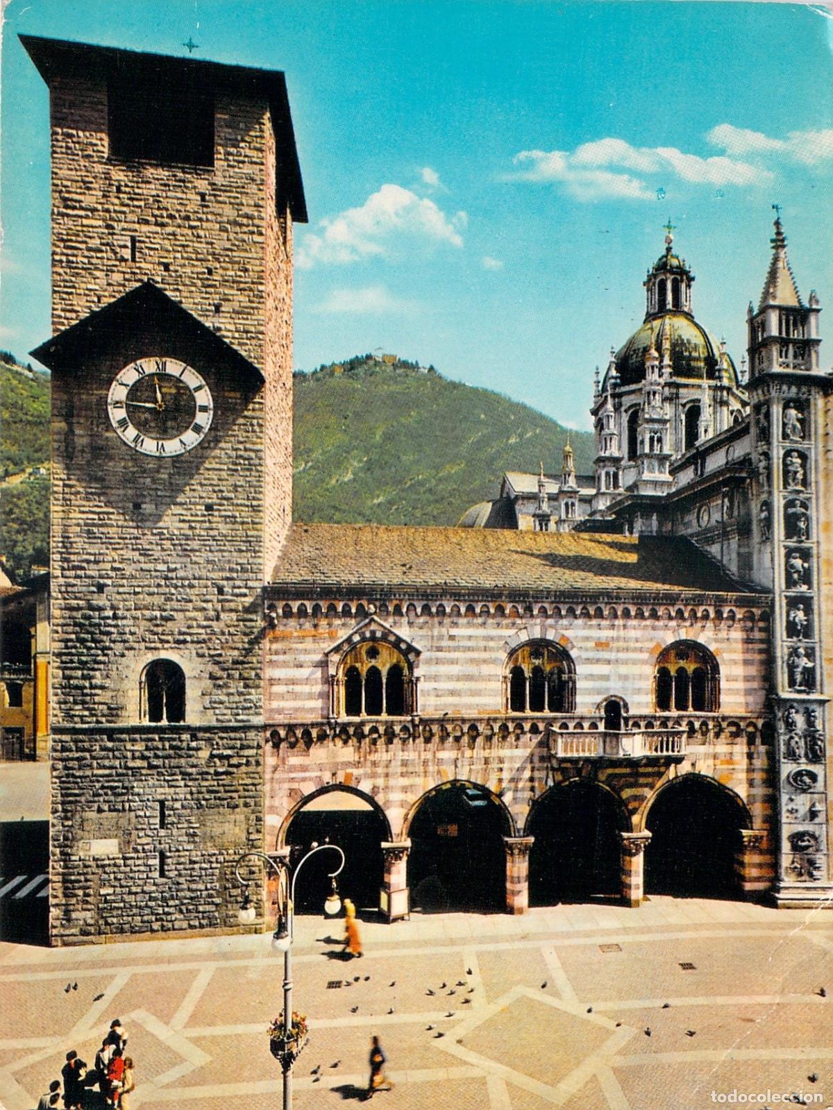 Postales: Postal de la Piazza Duomo e Il Broletto en Como, Italia