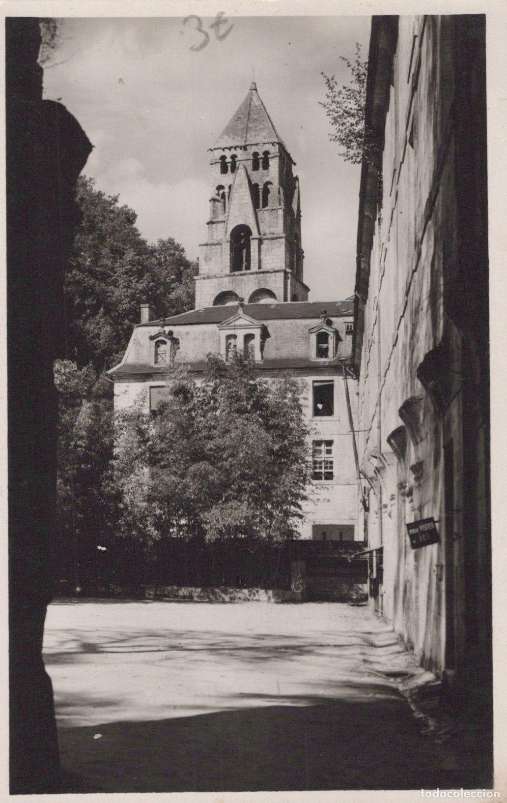 Cartoline: France Brantome Clocher Xie Si&egrave;cle et Cour des &Eacute;coles Unposted *YAD144