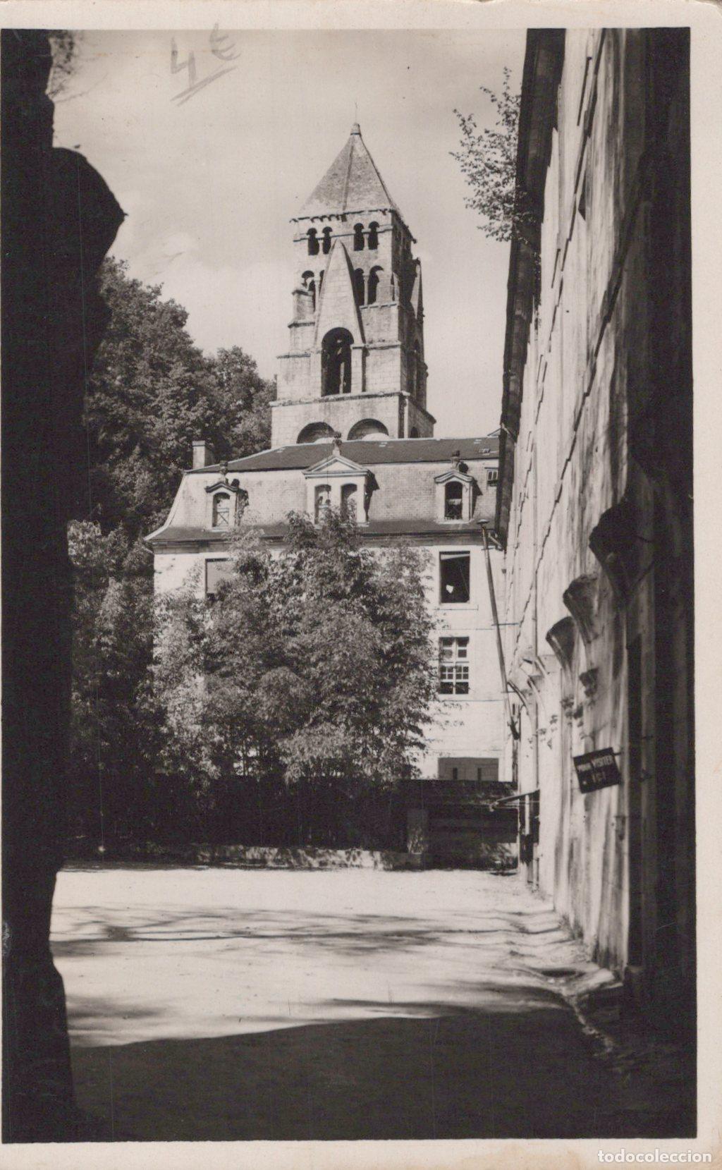 Cartes Postales: France Brantome Cour des &Eacute;coles Clocher Roman Xie Si&egrave;cle *YAD155