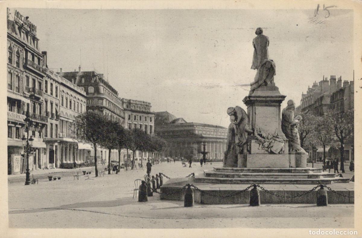 Cartes Postales: France Bordeaux Monument Gambetta All&eacute;es de Tourny *YAD085