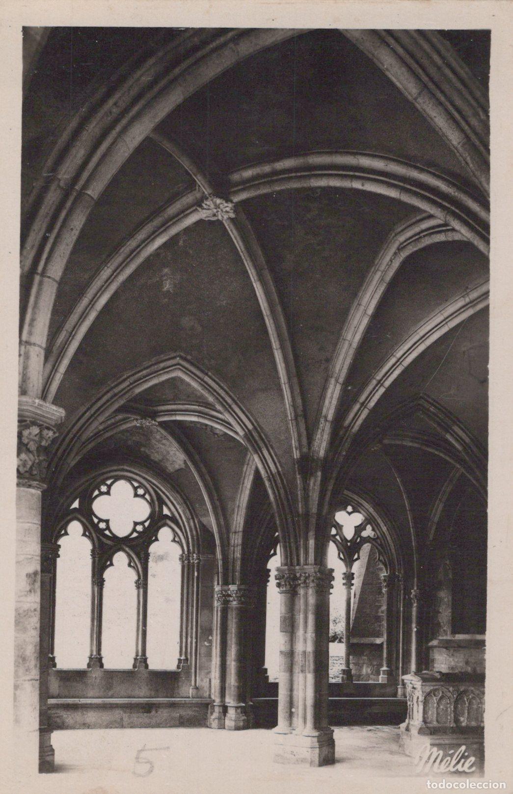 Postcards: France Saint P&egrave;re sous V&eacute;zelay &Eacute;glise Notre Dame Porche Unposted *YAD116