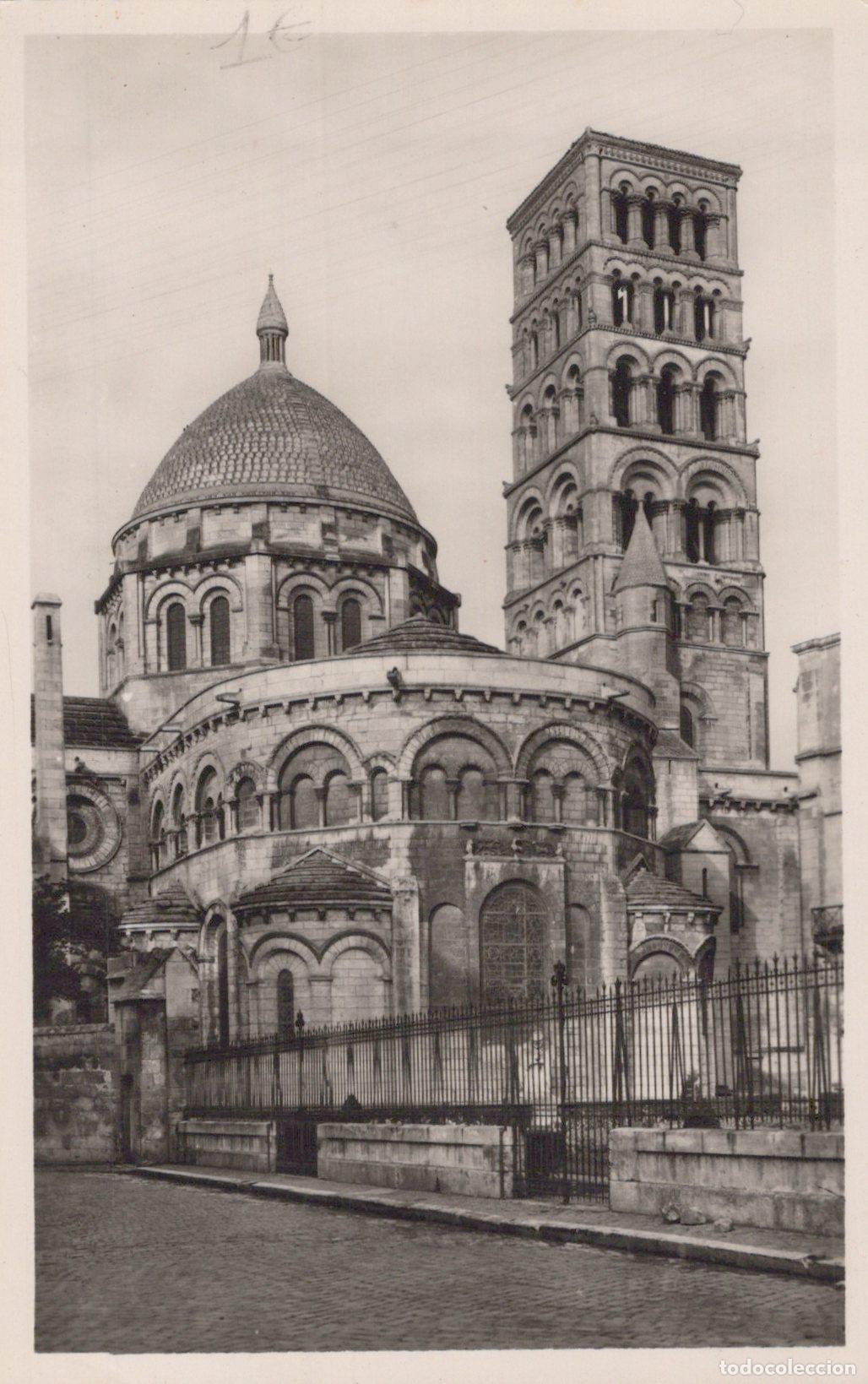 Cartes Postales: France Angouleme Cath&eacute;drale Saint Pierre Coupole et Tour Post&eacute;e *YAD201