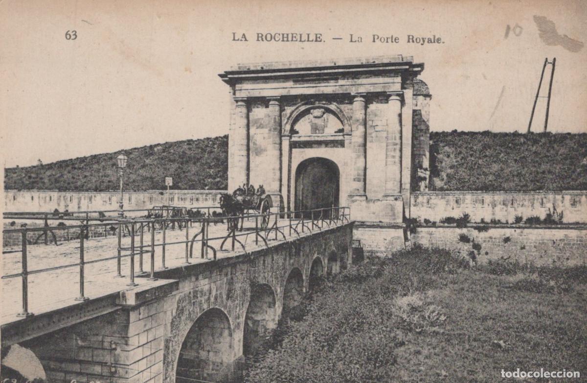 Postkarten: France La Rochelle Porte Royale Unposted *YAD379