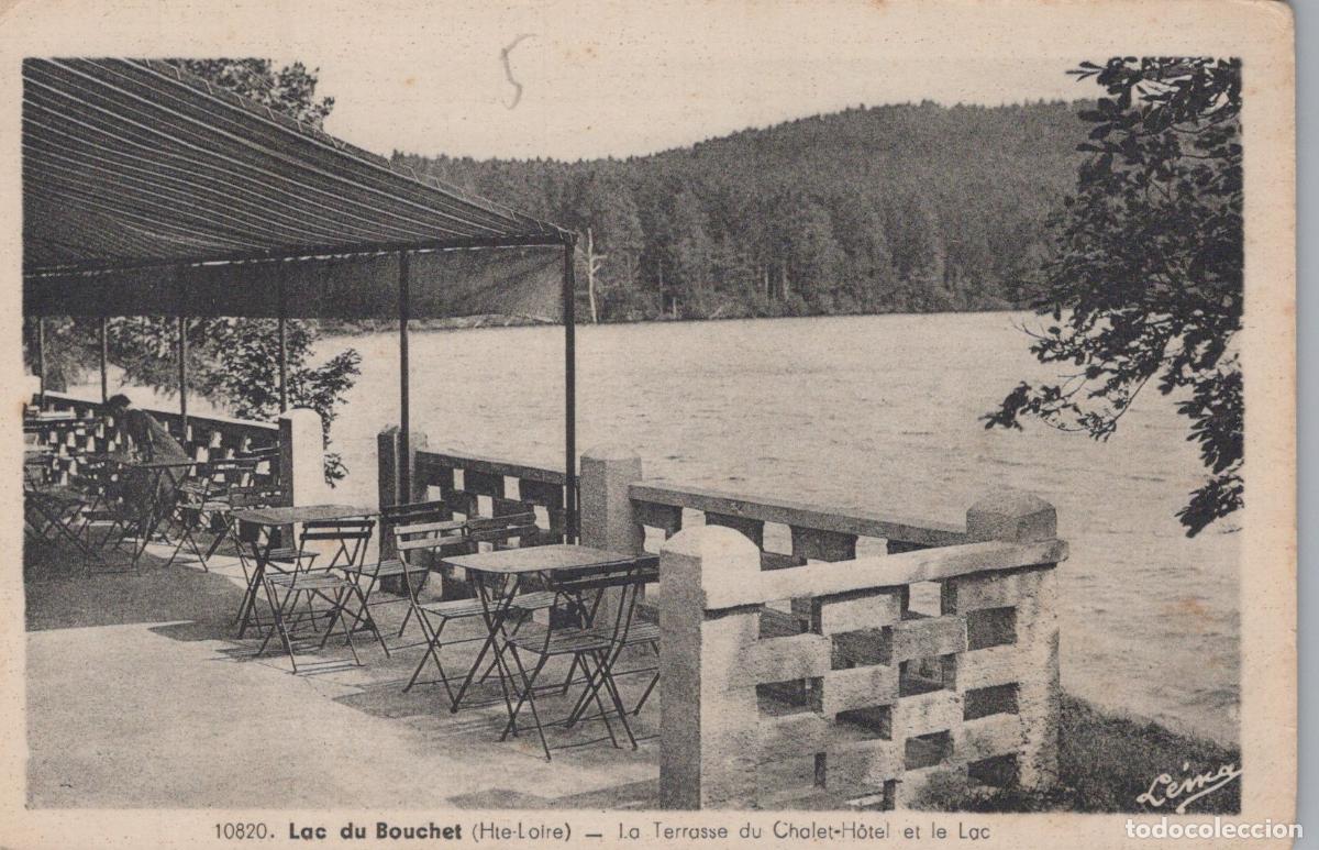 Postales: France Lac du Bouchet Terrasse du Chalet H&ocirc;tel au Lac Unposted *YAD321