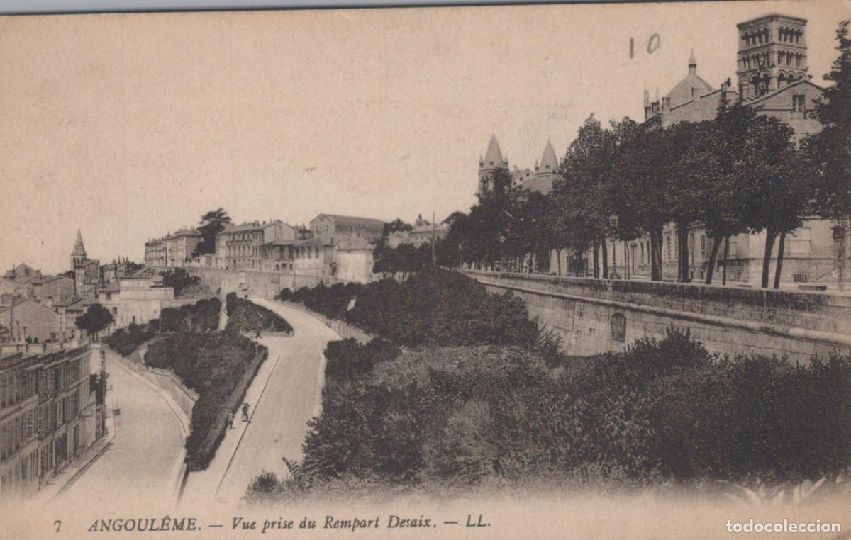 Cartes Postales: France Angoul&ecirc;me Remparts Desaix Architecture *YAD544