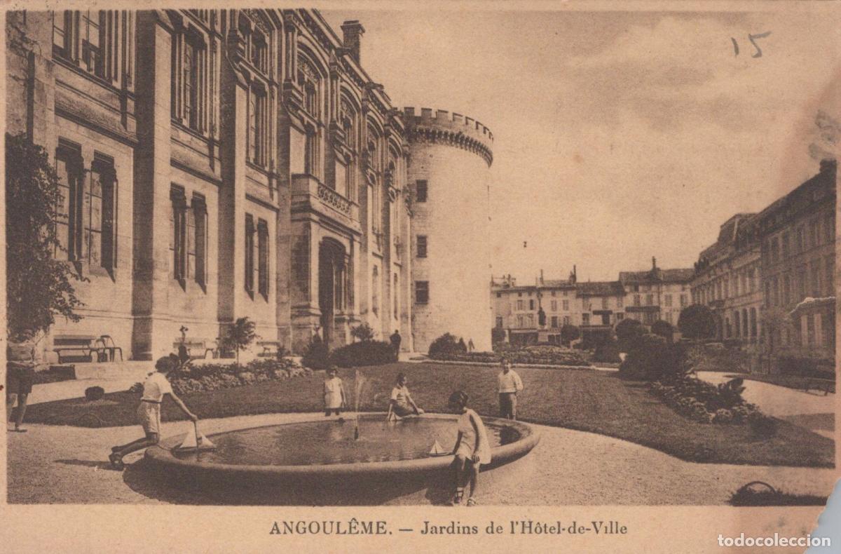 Cartes Postales: France Angouleme Jardins H&ocirc;tel de Ville Enfants Jouant *YAD549
