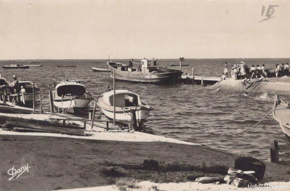 Cartoline: France Mestras Jet&eacute;es du Port du Canal Sc&egrave;ne Anim&eacute;e Affranchie *YAD575