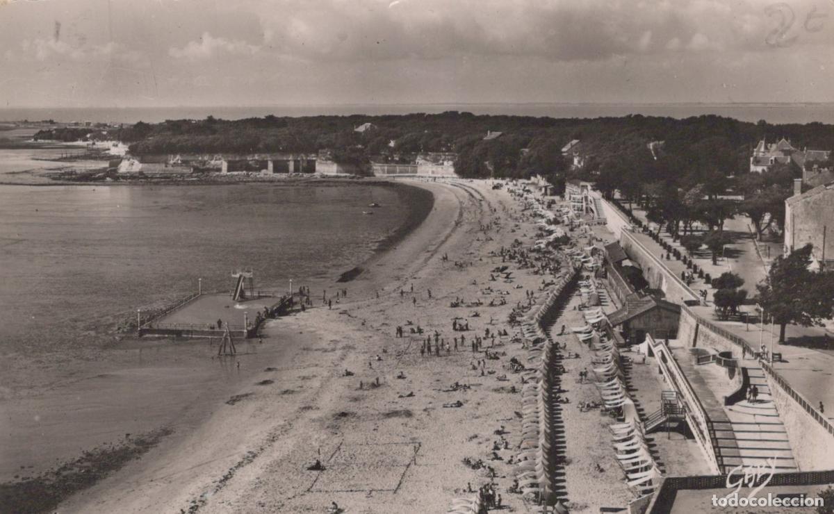 Cartoline: France Ch&acirc;telaillon Plage Vue A&eacute;rienne de la Plage Anim&eacute;e Avec Baigneurs *YAD585
