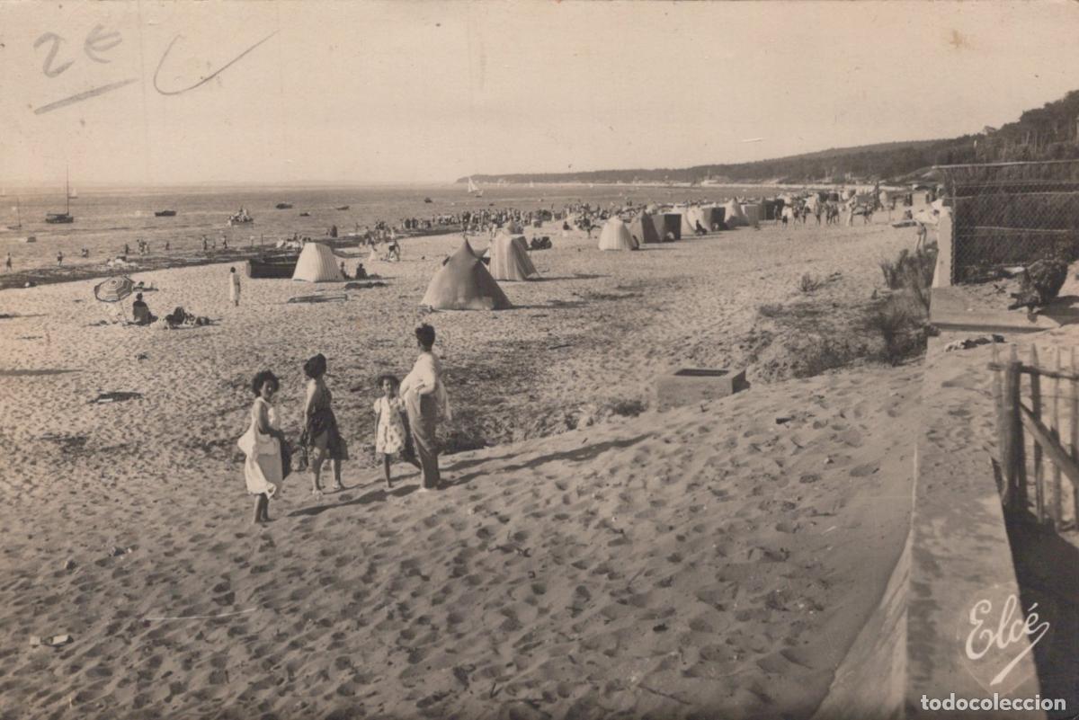 Cartoline: France Le Pilat Plage Sc&egrave;ne de Plage Anim&eacute;e Vers le Moulleau *YAD594