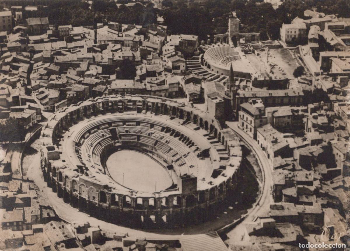 Postcards: France Arles Vue A&eacute;rienne Amphith&eacute;&acirc;tre Romain et Th&eacute;&acirc;tre Unposted *YAD654
