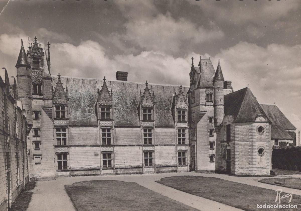 Postcards: France Nantes Ch&acirc;teau de Goulaine Fa&ccedil;ade Xve Unposted *YAD685