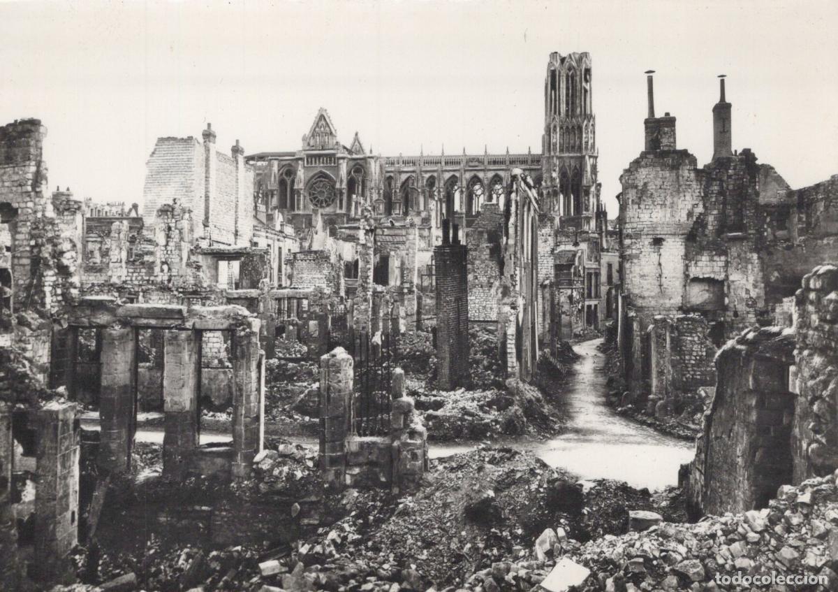 Postcards: France Reims Cath&eacute;drale en Ruines D&eacute;vastation de Guerre Unposted *YAD751