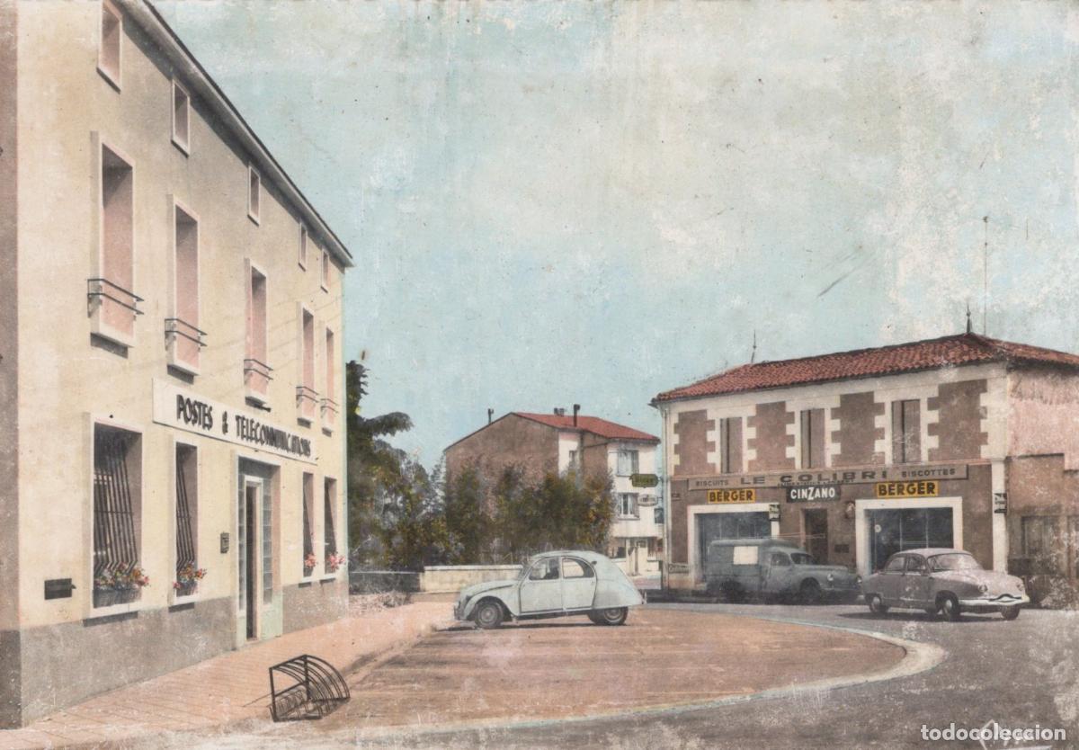 Postcards: France Montendre les Pins La Poste Rue Voitures Real Photo *YAD761