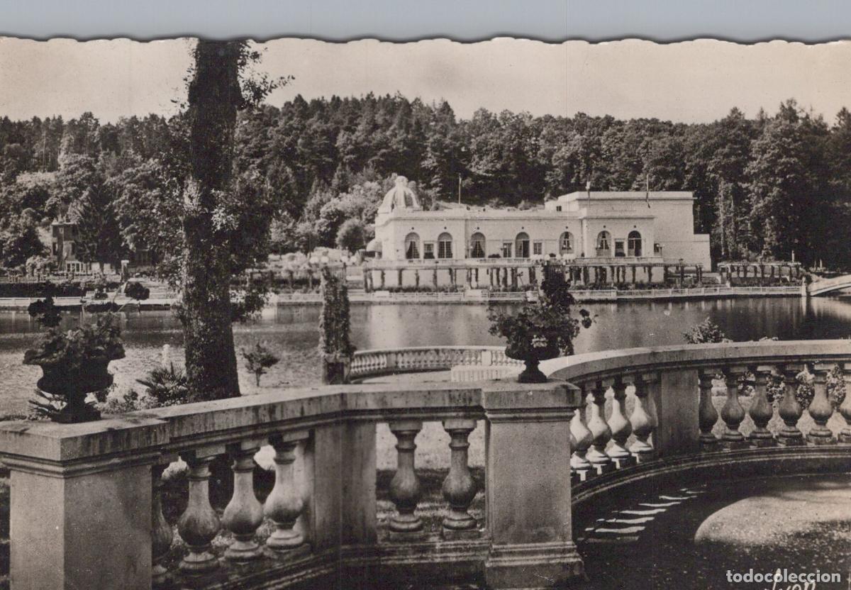 Postcards: France Bagnoles de L Orne B&acirc;timent au Bord du Lac Unposted *YAD696