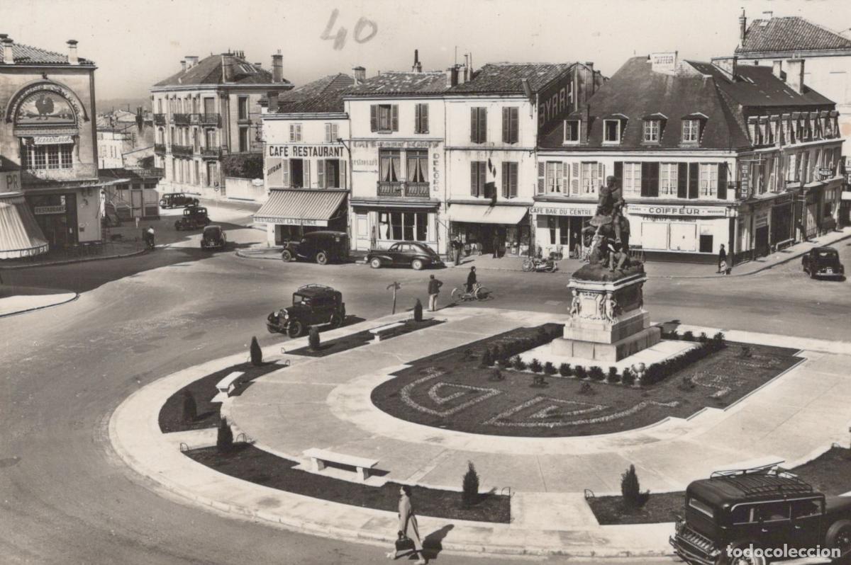 Postais: France Cognac Place Fran&ccedil;ois 1er Monument Voitures *YAD852
