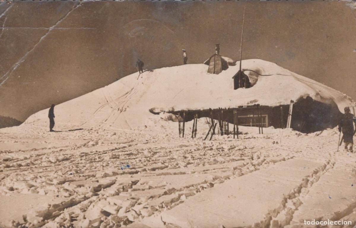 Postales: France Haut Jura Paysage Hivernal Refuge Enneig&eacute; Avec Skieurs *YAD897