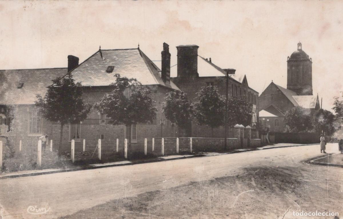 Postales: France Montmartin sur Mer Place de la Mairie *YAD890