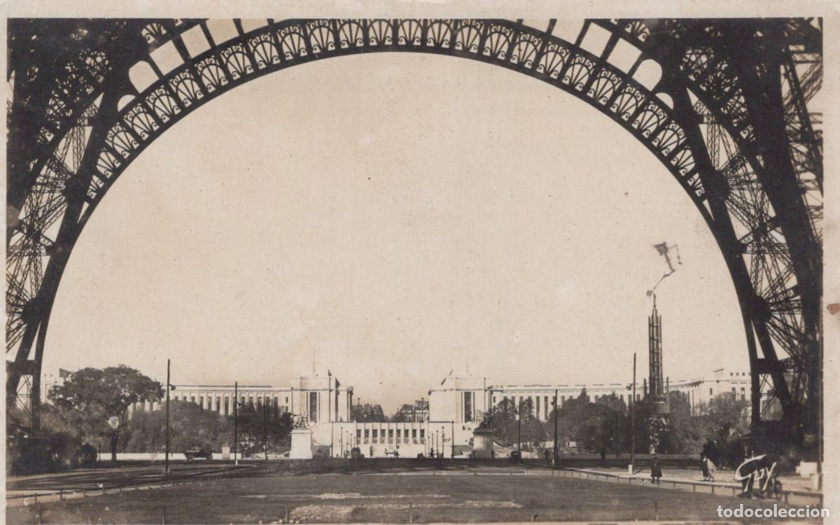 Postais: France Paris &Icirc;le de Palais du Trocad&eacute;ro sous Tour Eiffel Unposted *YAD901