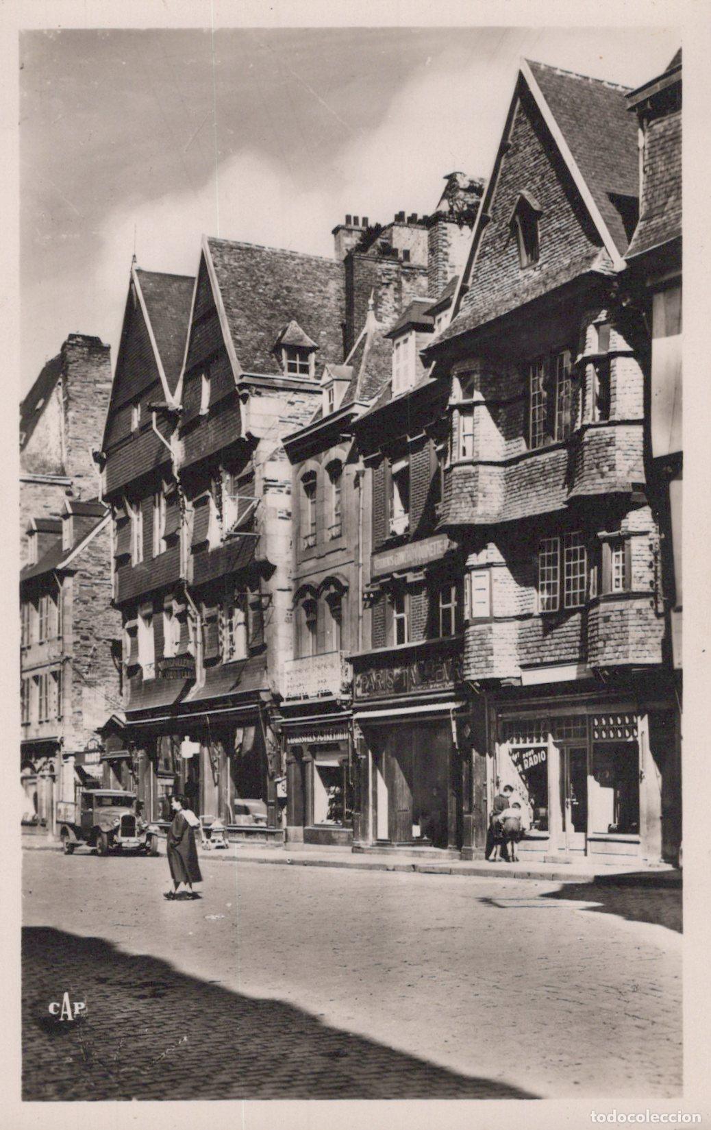 Postales: France Lannion Bretagne Maisons Xve Xvie S Place du Centre Unposted *YAD247